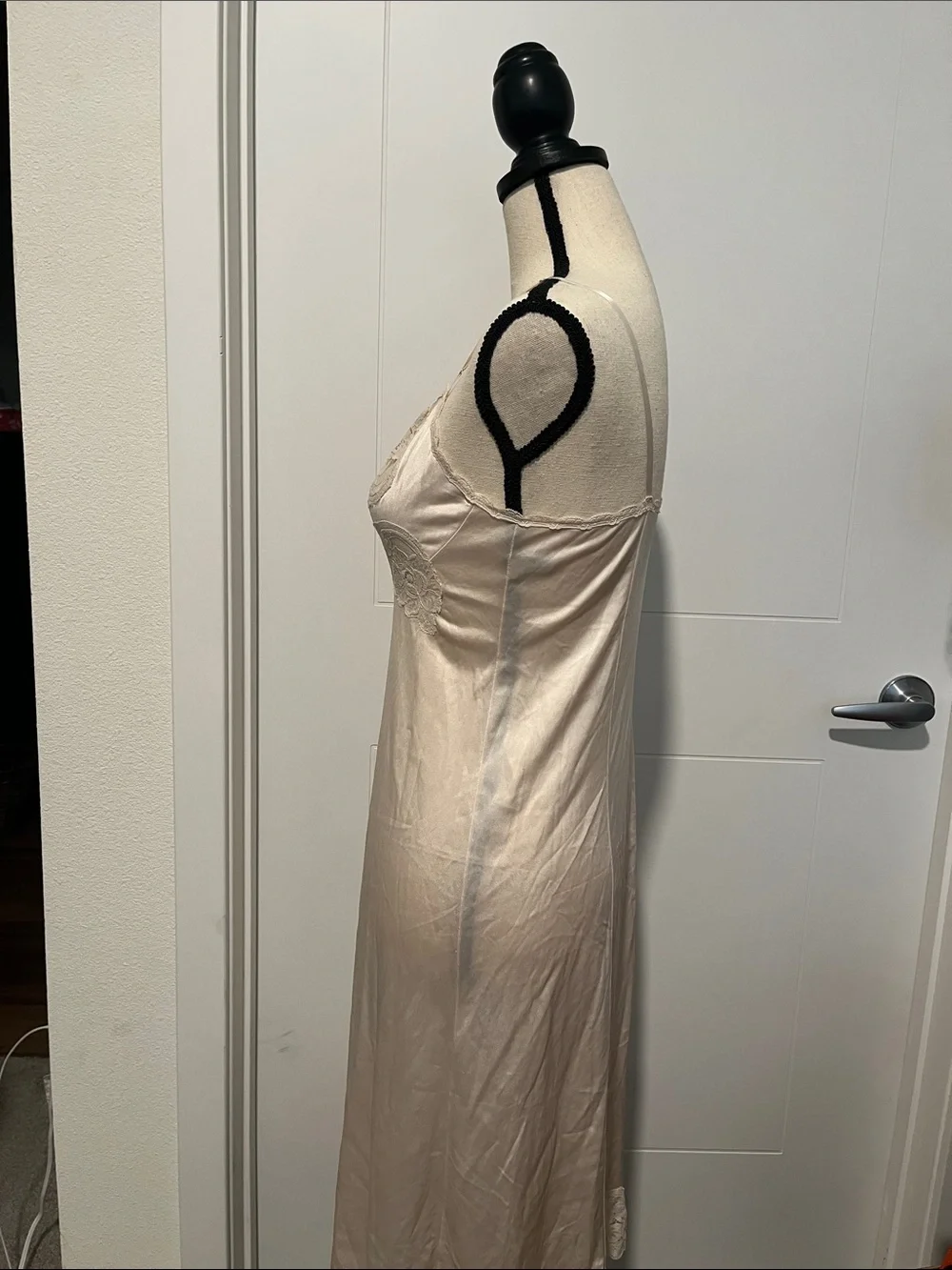Vintage Vanity Fair Cream Lace-Trim Slip Dress Nightgown Feminine Cottagecore - Picture 4 of 10
